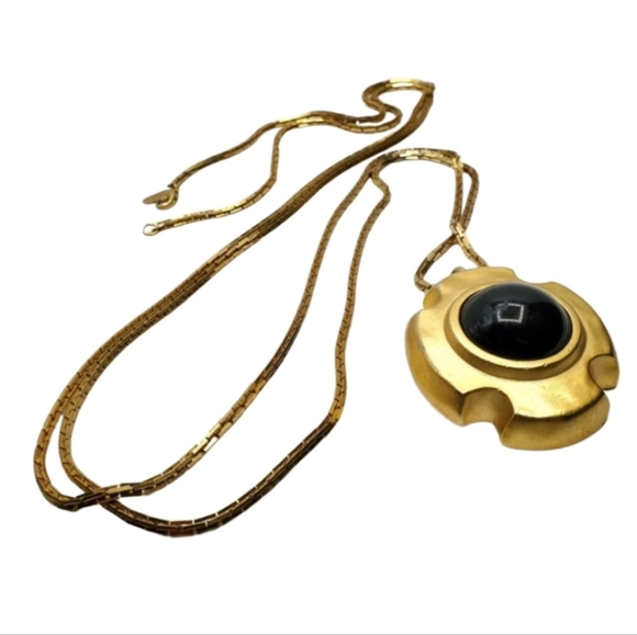 RARE Signed LINDA DAVIS 1970s Modernist Gold Tone Pendant Necklace | Black Onyx - Picture 1 of 4